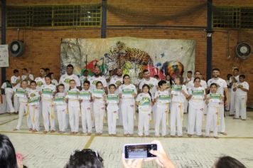 Abadá-Capoeira realiza cerimônia de Batizado e Troca de Cordas