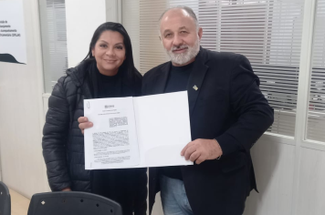 Leodegar assina convênio para melhorias na estrada do Cortado