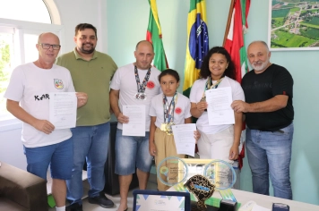 Karatê de Novo Cabrais conquista cinco medalhas em competição estadual