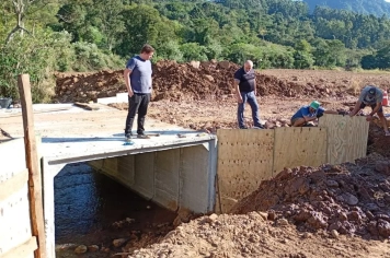 Obras em galeria próxima de ser concluída em Cortado