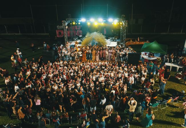 Natal Luz e Encanto reúne comunidade no Centro Desportivo Municipal