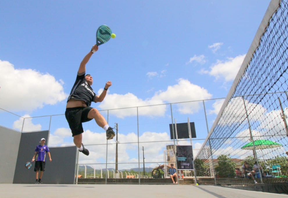 Executivo Municipal firma parceria para realização de Torneio de Padel