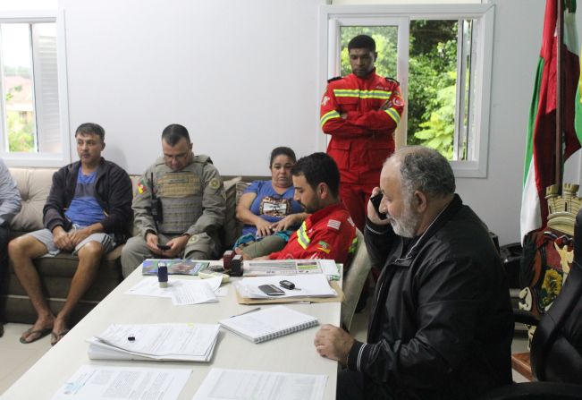 Reunião de crise em Novo Cabrais: autoridades unem esforços contra enchentes