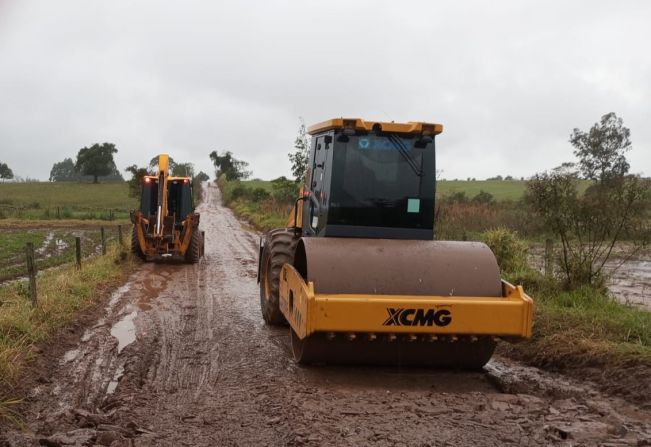 Secretaria de Obras segue em trabalho de reconstrução no feriado