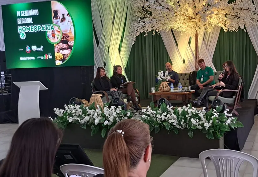 Secretário de saúde de Novo Cabrais participou de seminário sobre homeopatia