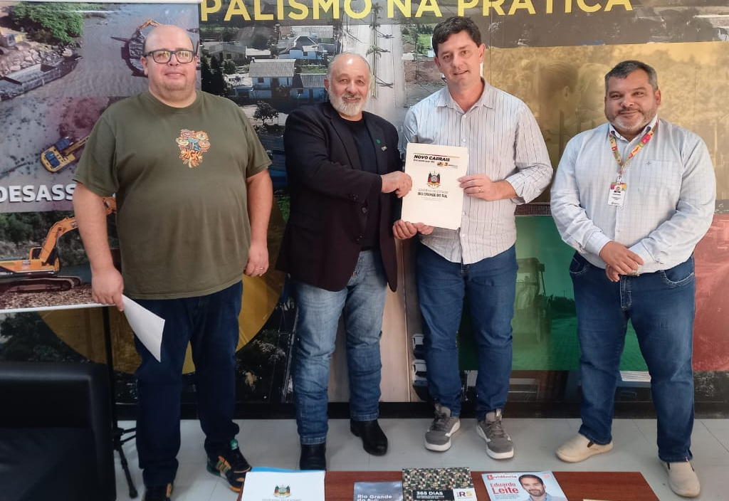 Prefeito de Novo Cabrais assina convênio do Programa Desassorear RS